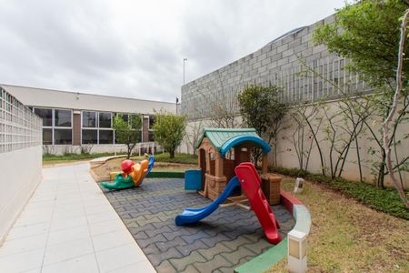 Apartamento para alugar com 72m², 2 quartos e 1 vaga Apartamento para alugar com 72m², 2 quartos e 1 vagaÁrea comum - Playground