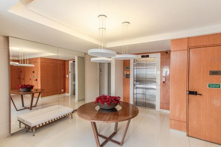 Apartamento para alugar com 72m², 2 quartos e 1 vaga Apartamento para alugar com 72m², 2 quartos e 1 vagaHall