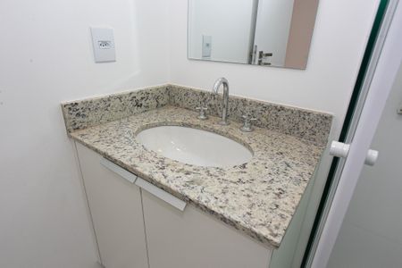 Apartamento para alugar com 63m², 2 quartos e 1 vaga Apartamento para alugar com 63m², 2 quartos e 1 vagaBanheiro da Suíte