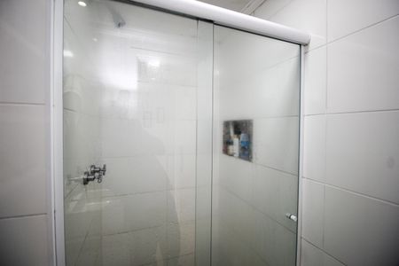 Apartamento à venda com 65m², 2 quartos e 2 vagas Apartamento à venda com 65m², 2 quartos e 2 vagasBanheiro da Suíte