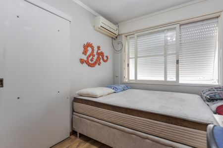 Quarto 1 de apartamento à venda com 2 quartos, 120m² em São João, Porto Alegre