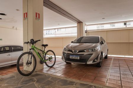 Apartamento à venda com 120m², 2 quartos e 2 vagas Apartamento à venda com 120m², 2 quartos e 2 vagasGaragem