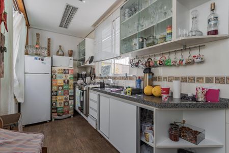 Apartamento à venda com 120m², 2 quartos e 2 vagas Apartamento à venda com 120m², 2 quartos e 2 vagasCozinha