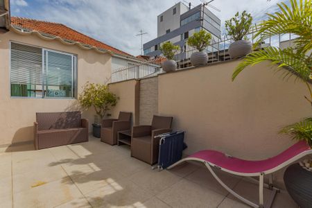 Apartamento à venda com 120m², 2 quartos e 2 vagas Apartamento à venda com 120m², 2 quartos e 2 vagasTerraço