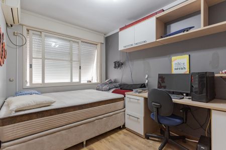 Quarto 1 de apartamento à venda com 2 quartos, 120m² em São João, Porto Alegre