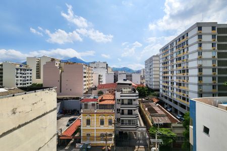 Apartamento à venda com 80m², 2 quartos e 1 vaga Apartamento à venda com 80m², 2 quartos e 1 vagaVista