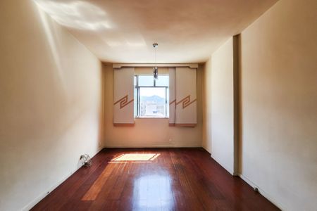 Apartamento à venda com 80m², 2 quartos e 1 vaga Apartamento à venda com 80m², 2 quartos e 1 vagaSala