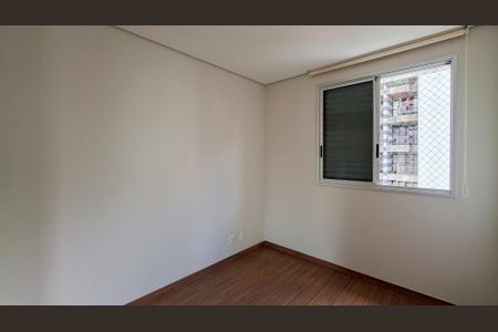 Apartamento à venda com 97m², 3 quartos e 2 vagasQuarto 2
