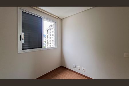 Apartamento à venda com 97m², 3 quartos e 2 vagasQuarto 2