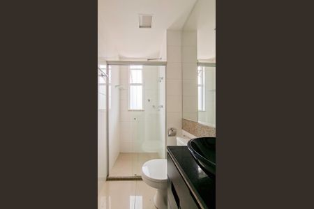 Apartamento à venda com 97m², 3 quartos e 2 vagasBanheiro Social