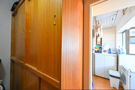 Apartamento à venda com 115m², 3 quartos e 2 vagas Apartamento à venda com 115m², 3 quartos e 2 vagasQuarto de Serviço