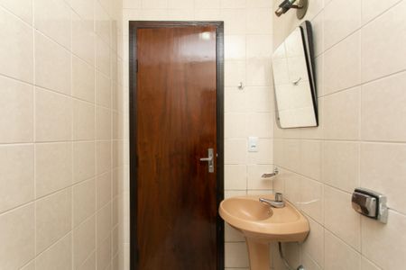 Casa para alugar com 124m², 2 quartos e 2 vagasBanheiro Social 