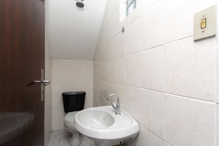 Casa para alugar com 124m², 2 quartos e 2 vagasBanheiro da Edícula 