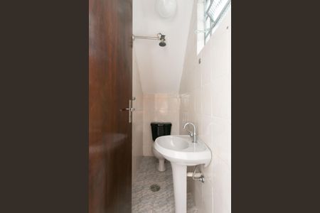 Casa para alugar com 124m², 2 quartos e 2 vagasBanheiro da Edícula 