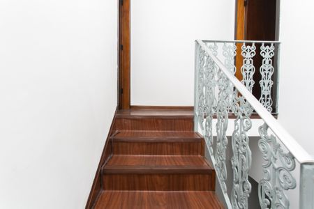 Casa para alugar com 124m², 2 quartos e 2 vagasEscada 