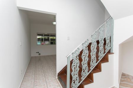 Casa para alugar com 124m², 2 quartos e 2 vagasHall - Escada 