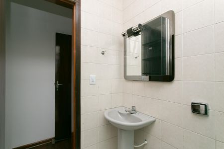 Casa para alugar com 124m², 2 quartos e 2 vagasBanheiro da Suíte 1 