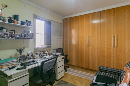 Casa à venda com 220m², 4 quartos e 4 vagas Casa à venda com 220m², 4 quartos e 4 vagasQuarto