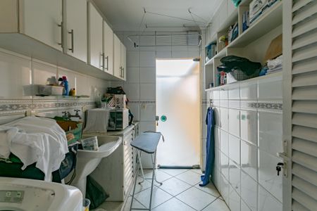 Casa à venda com 220m², 4 quartos e 4 vagas Casa à venda com 220m², 4 quartos e 4 vagasÁrea de Serviço