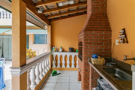 Casa à venda com 220m², 4 quartos e 4 vagas Casa à venda com 220m², 4 quartos e 4 vagasÁrea gourmet