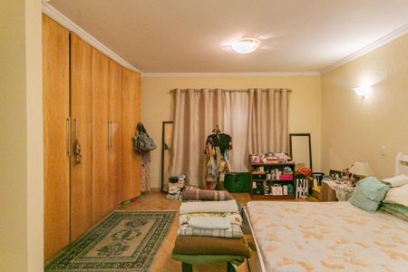 Casa à venda com 220m², 4 quartos e 4 vagasSuíte 3