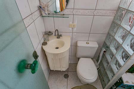 Casa à venda com 220m², 4 quartos e 4 vagas Casa à venda com 220m², 4 quartos e 4 vagasBanheiro