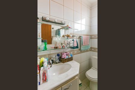 Casa à venda com 220m², 4 quartos e 4 vagas Casa à venda com 220m², 4 quartos e 4 vagasBanheiro Social