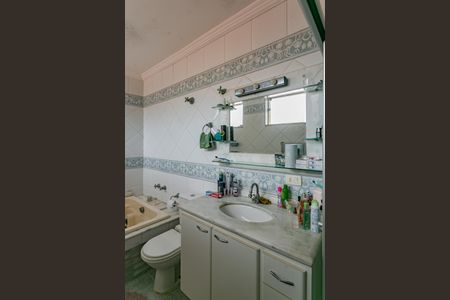 Casa à venda com 220m², 4 quartos e 4 vagas Casa à venda com 220m², 4 quartos e 4 vagasBanheiro da Suíte 3