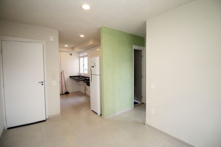 Sala de apartamento para alugar com 2 quartos, 55m² em Cordovil, Rio de Janeiro