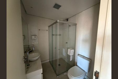 Banheiro de apartamento à venda com 1 quarto, 48m² em Santo Agostinho, Belo Horizonte