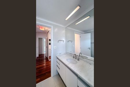 Apartamento para alugar com 151m², 3 quartos e 3 vagas Apartamento para alugar com 151m², 3 quartos e 3 vagasBanheiro da Suíte 1