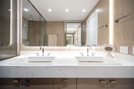 Apartamento à venda com 266m², 4 quartos e 4 vagas