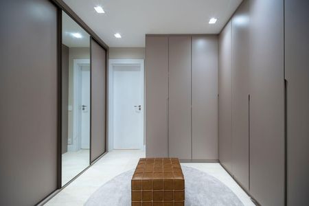 Apartamento à venda com 266m², 4 quartos e 4 vagas