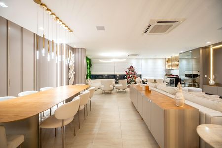 Apartamento à venda com 266m², 4 quartos e 4 vagas