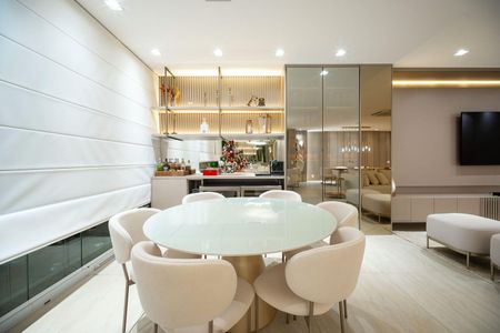 Apartamento à venda com 266m², 4 quartos e 4 vagas