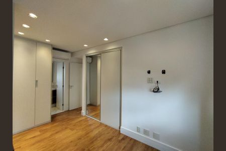 Apartamento à venda com 74m², 2 quartos e 2 vagas Apartamento à venda com 74m², 2 quartos e 2 vagasSuíte