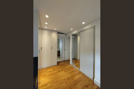 Apartamento à venda com 74m², 2 quartos e 2 vagas Apartamento à venda com 74m², 2 quartos e 2 vagasSuíte