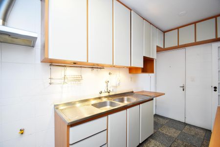 Apartamento à venda com 126m², 3 quartos e 2 vagas Apartamento à venda com 126m², 3 quartos e 2 vagascozinha
