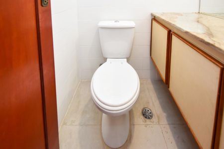 Apartamento à venda com 126m², 3 quartos e 2 vagas Apartamento à venda com 126m², 3 quartos e 2 vagaslavabo