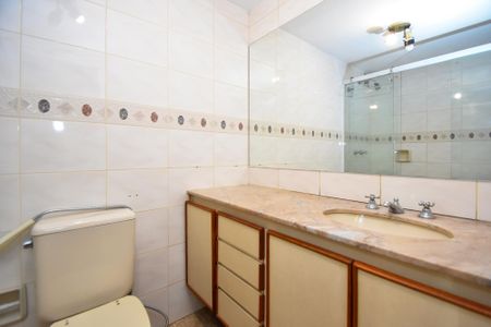 Apartamento à venda com 126m², 3 quartos e 2 vagas Apartamento à venda com 126m², 3 quartos e 2 vagasbanheiro quarto 3