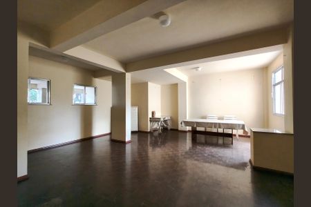 Apartamento à venda com 76m², 2 quartos e 1 vaga Apartamento à venda com 76m², 2 quartos e 1 vagaÁrea comum - Salão de festas