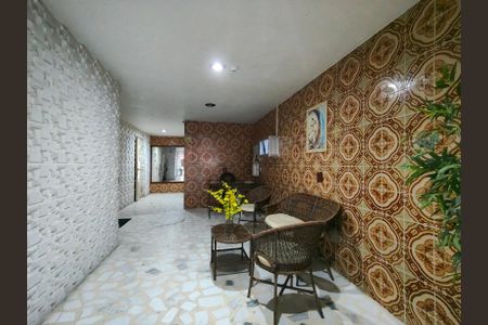 Apartamento à venda com 76m², 2 quartos e 1 vaga Apartamento à venda com 76m², 2 quartos e 1 vagaFachada e portaria