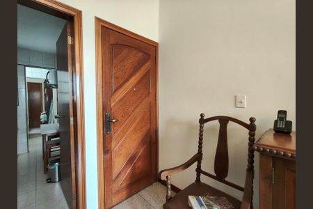 Apartamento à venda com 76m², 2 quartos e 1 vaga Apartamento à venda com 76m², 2 quartos e 1 vagaEntrada