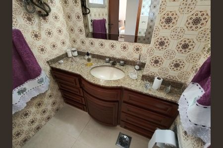 Apartamento à venda com 76m², 2 quartos e 1 vaga Apartamento à venda com 76m², 2 quartos e 1 vagaBanheiro Corredor
