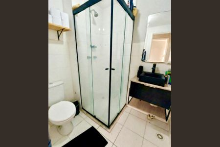 Banheiro de apartamento para alugar com 2 quartos, 42m² em Vila Guaca, São Paulo