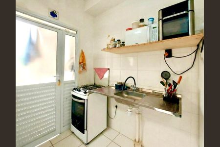Cozinha de apartamento para alugar com 2 quartos, 42m² em Vila Guaca, São Paulo