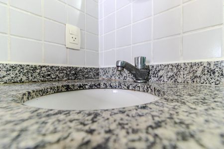 Banheiro de apartamento para alugar com 1 quarto, 30m² em Vila Buarque, São Paulo