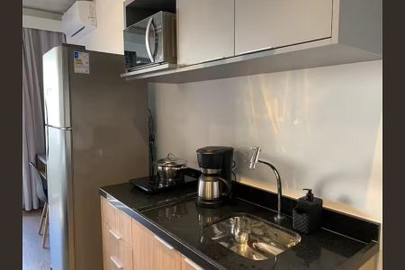 Cozinha de apartamento para alugar com 1 quarto, 25m² em Indianópolis, São Paulo