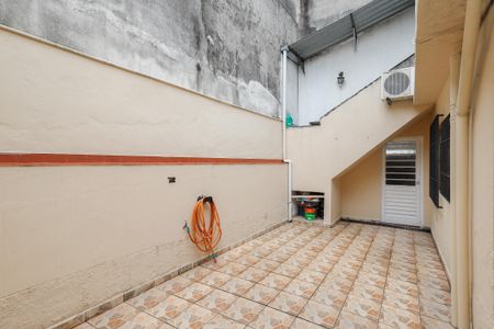 Casa para alugar com 120m², 1 quarto e 1 vagaQuintal