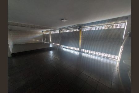 Casa à venda com 5 quartos, 256m² em Vila Dalva, São Paulo